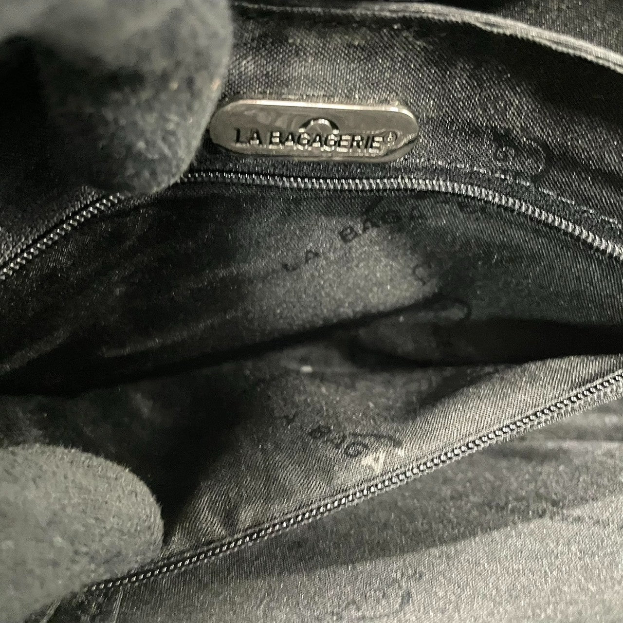 【未使用級／極美品】ラバガジェリー ターンロック ワンショルダー ハンドバッグ ナイロン レザー ブラック レディース 肩掛け可 フラップバッグ LA BAGAGERIE フォーマル エレガント フランス パリ 上品デザイン U1