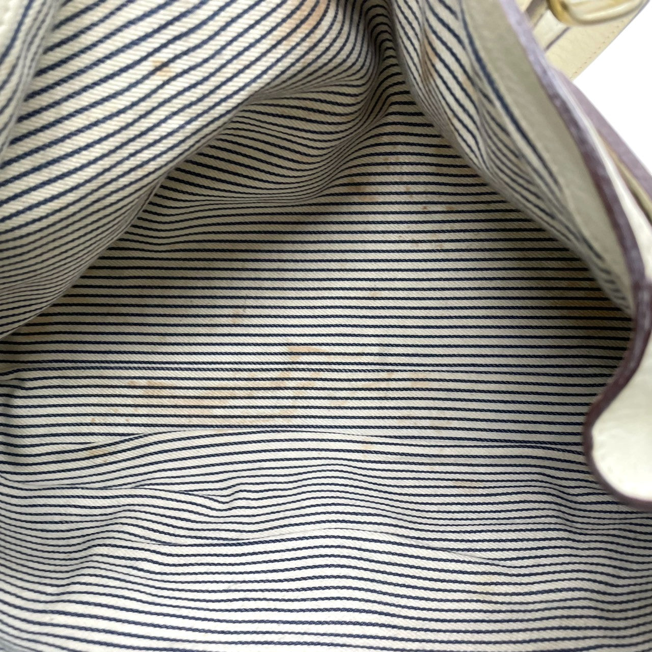 【良品】J&M DAVIDSON ジェイアンドエムデヴィッドソン ハンドバッグ トートバッグ レザー 本革 ホワイト 白 アイボリー ゴールド金具 ベルトデザイン 自立可 かばん 鞄 レディース スペイン製 カジュアル フォーマル メンテナンス済み U14