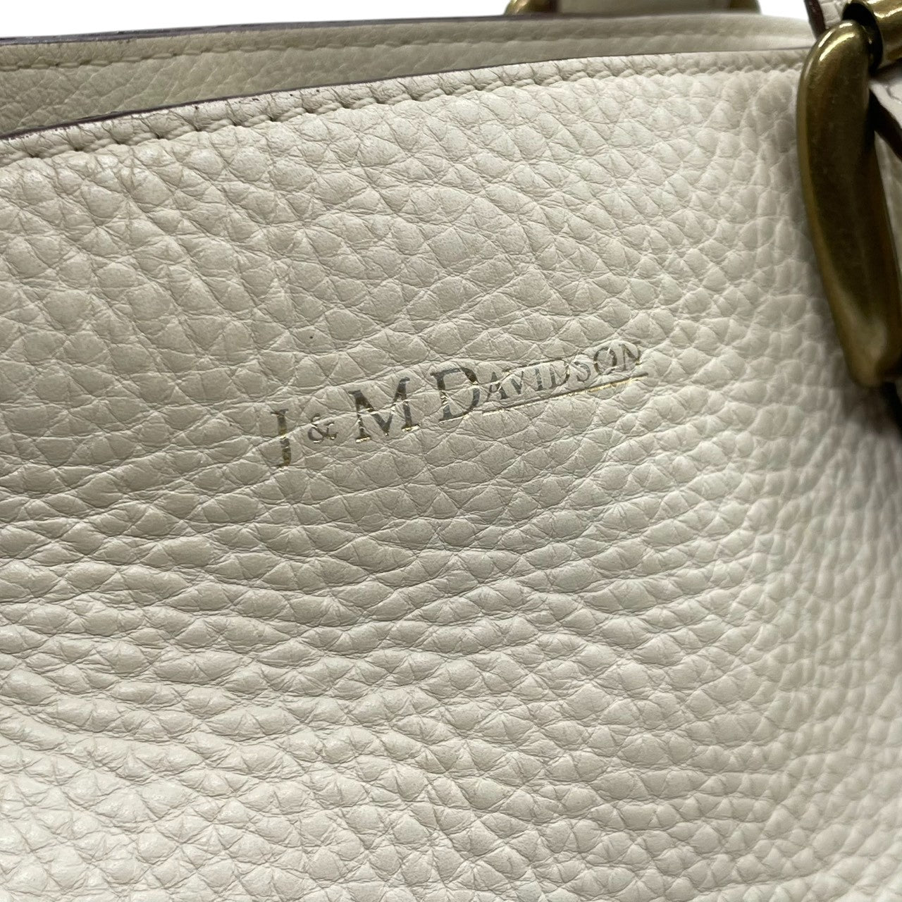 【良品】J&M DAVIDSON ジェイアンドエムデヴィッドソン ハンドバッグ トートバッグ レザー 本革 ホワイト 白 アイボリー ゴールド金具 ベルトデザイン 自立可 かばん 鞄 レディース スペイン製 カジュアル フォーマル メンテナンス済み U14