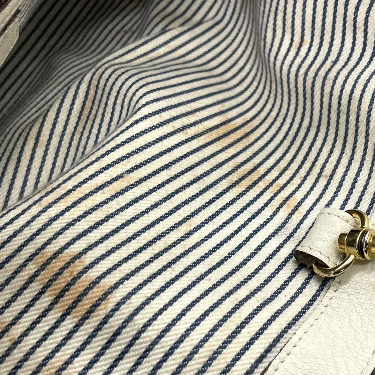 【良品】J&M DAVIDSON ジェイアンドエムデヴィッドソン ハンドバッグ トートバッグ レザー 本革 ホワイト 白 アイボリー ゴールド金具 ベルトデザイン 自立可 かばん 鞄 レディース スペイン製 カジュアル フォーマル メンテナンス済み U14