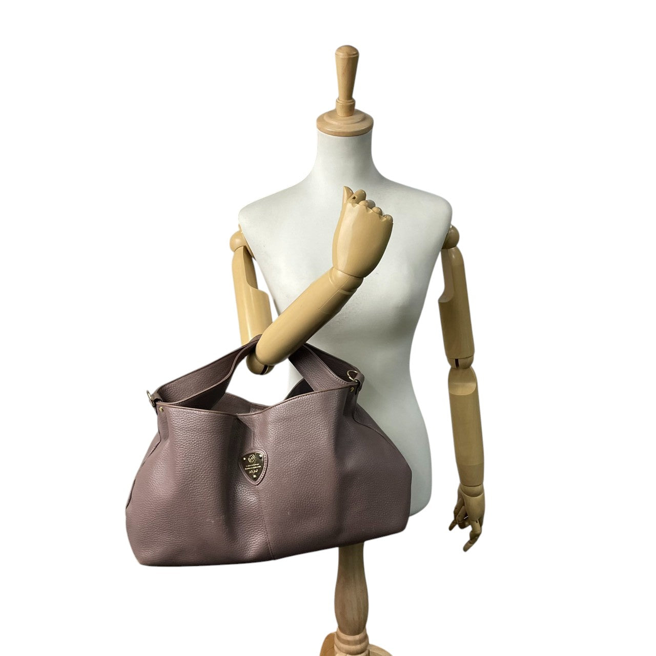 アタオ ATAO elvy エルヴィ 2way ショルダーバッグ ハンドバッグ トートバッグ 斜め掛け可 シボ革 シュリンクレザー 本革 鞄 かばん ゴールド金具 三角ロゴプレート 通勤 通学 日本ブランド 神戸 エレガント レディース U11