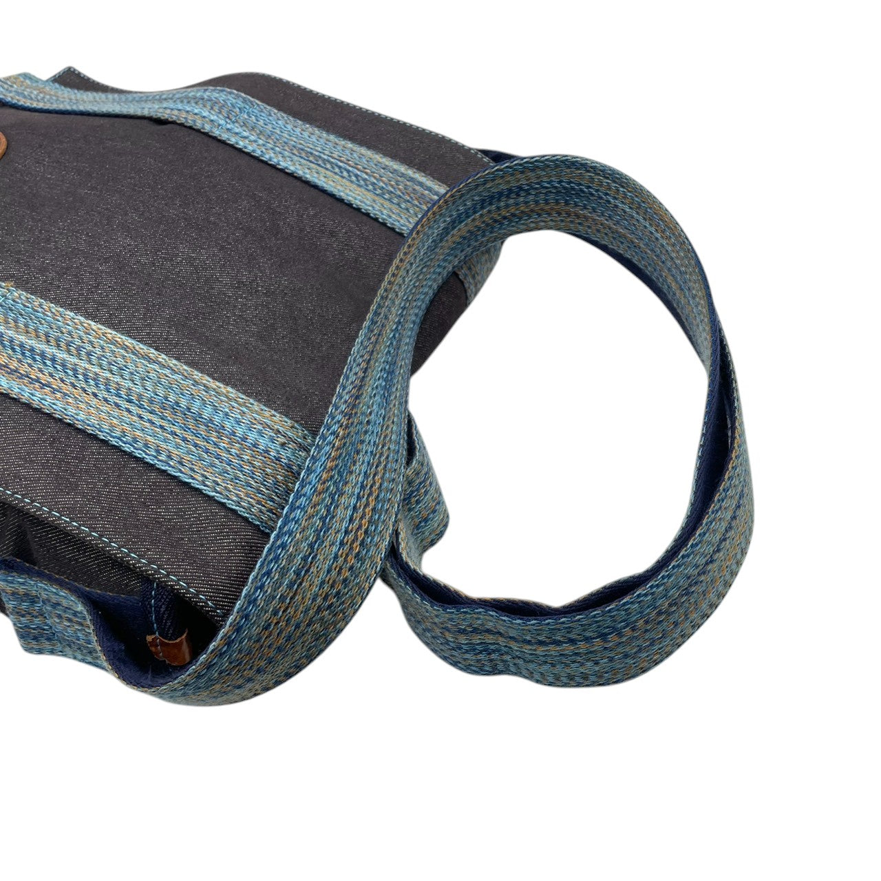 ハンティングワールド HUNTING WORLD ショルダーバッグ メッセンジャーバッグ 斜め掛け可 A4収納可 キャンバス デニム ネイビー ブルー ロゴパッチ メンズ レディース ユニセックス カジュアル 通学 U11