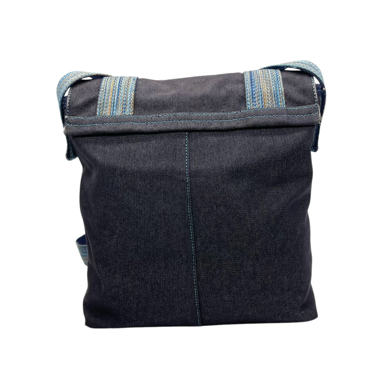 ハンティングワールド HUNTING WORLD ショルダーバッグ メッセンジャーバッグ 斜め掛け可 A4収納可 キャンバス デニム ネイビー ブルー ロゴパッチ メンズ レディース ユニセックス カジュアル 通学 U11