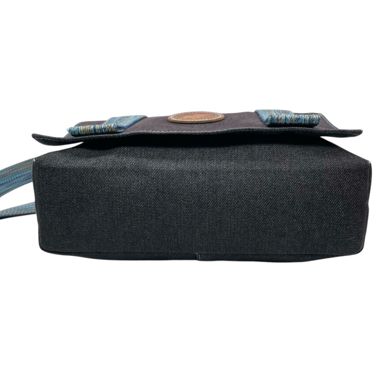 ハンティングワールド HUNTING WORLD ショルダーバッグ メッセンジャーバッグ 斜め掛け可 A4収納可 キャンバス デニム ネイビー ブルー ロゴパッチ メンズ レディース ユニセックス カジュアル 通学 U11