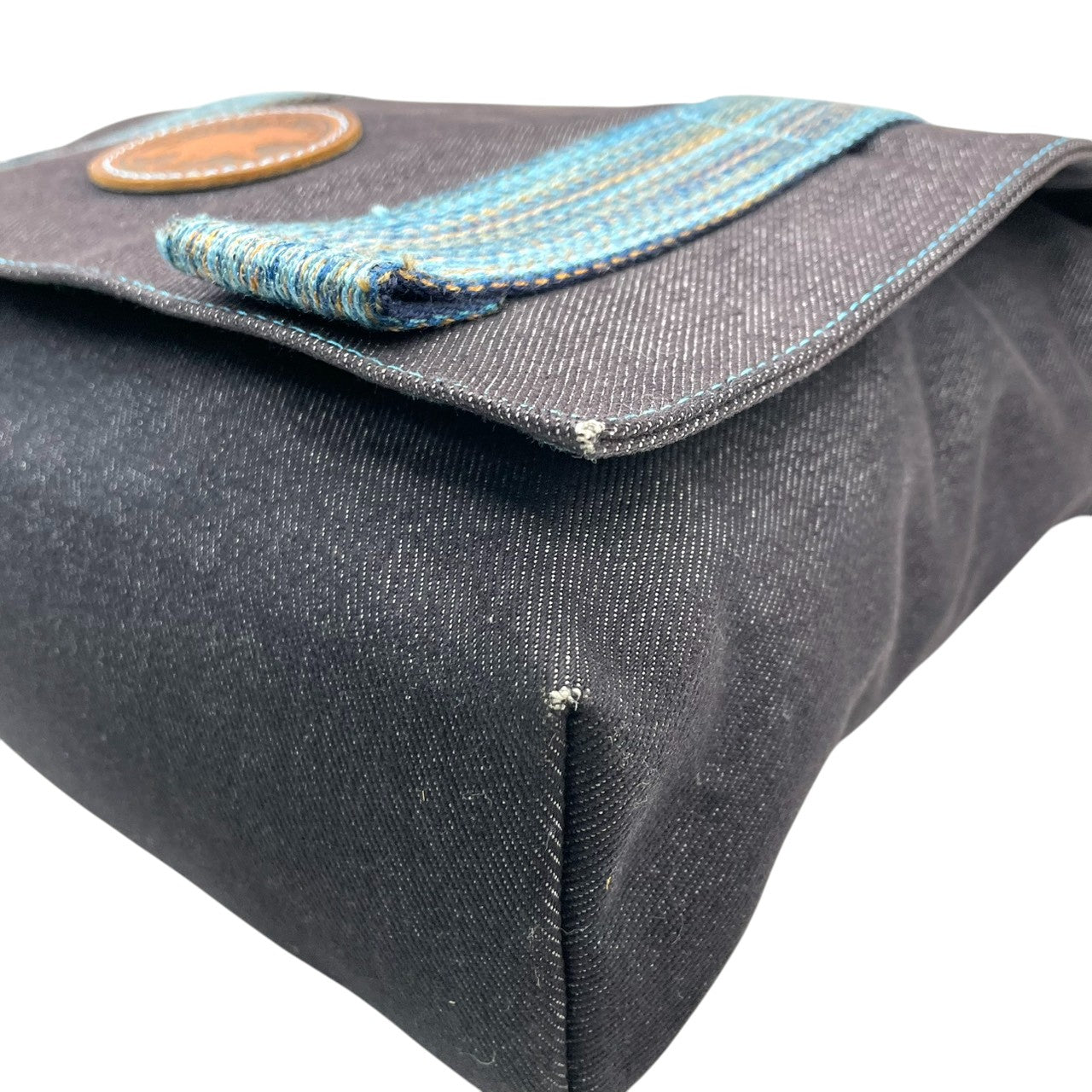 ハンティングワールド HUNTING WORLD ショルダーバッグ メッセンジャーバッグ 斜め掛け可 A4収納可 キャンバス デニム ネイビー ブルー ロゴパッチ メンズ レディース ユニセックス カジュアル 通学 U11