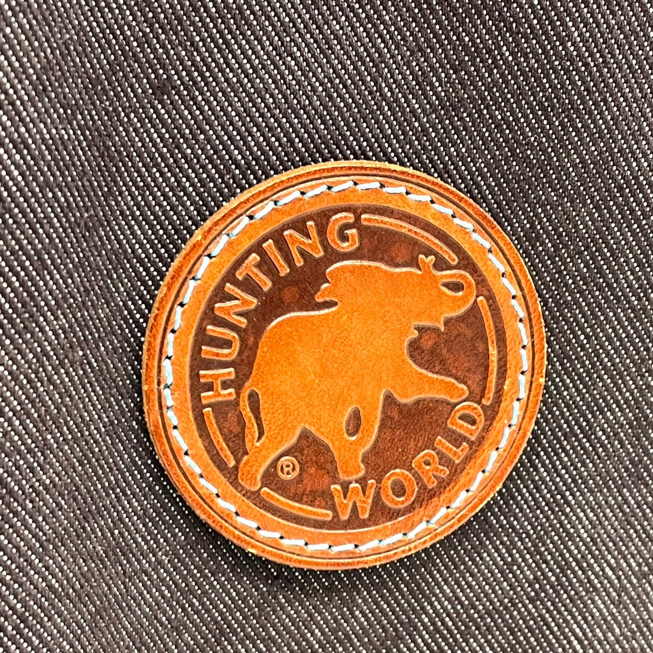 ハンティングワールド HUNTING WORLD ショルダーバッグ メッセンジャーバッグ 斜め掛け可 A4収納可 キャンバス デニム ネイビー ブルー ロゴパッチ メンズ レディース ユニセックス カジュアル 通学 U11