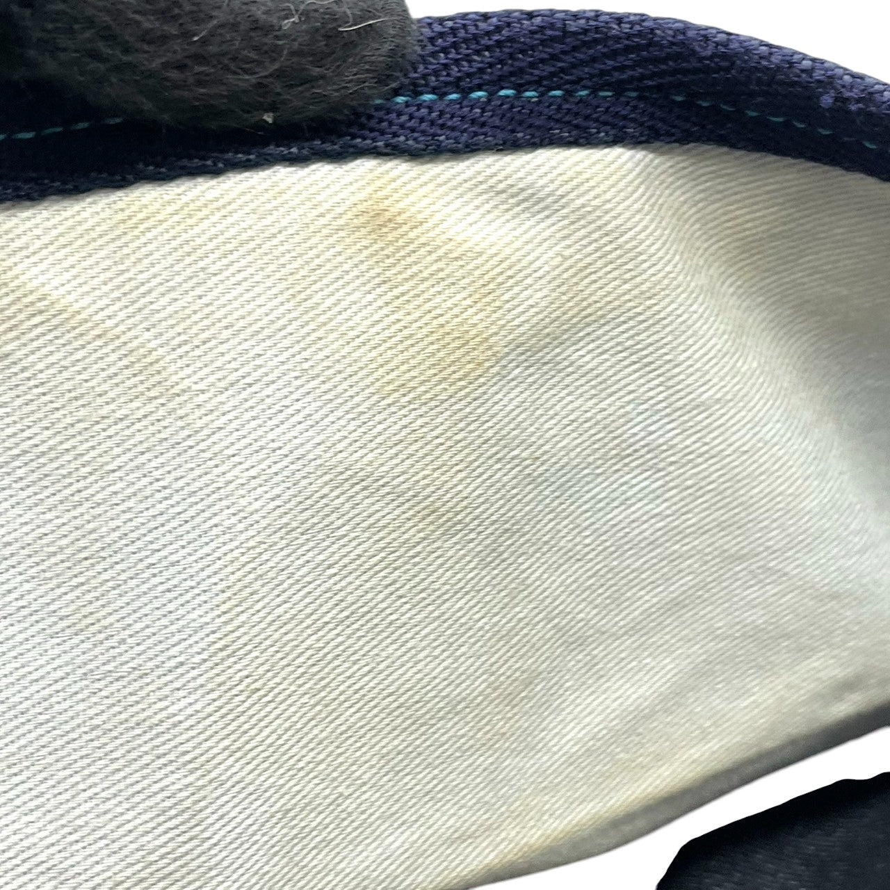 ハンティングワールド HUNTING WORLD ショルダーバッグ メッセンジャーバッグ 斜め掛け可 A4収納可 キャンバス デニム ネイビー ブルー ロゴパッチ メンズ レディース ユニセックス カジュアル 通学 U11