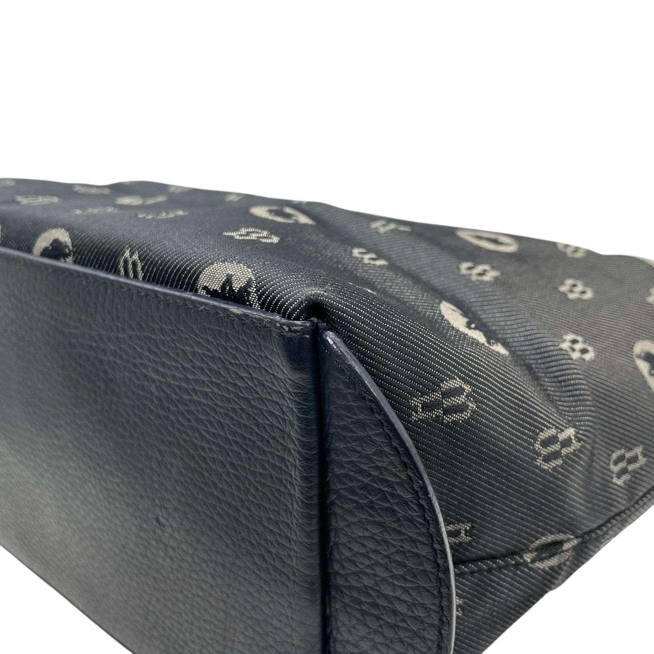 良品 ハンティングワールド HUNTING WORLD ワンショルダーバッグ ハンドバッグ ホーボー ナイロン レザー 総柄 ロゴ モノグラム ブラック 黒 シルバー金具 肩掛け レディース カジュアル イタリア製 U11