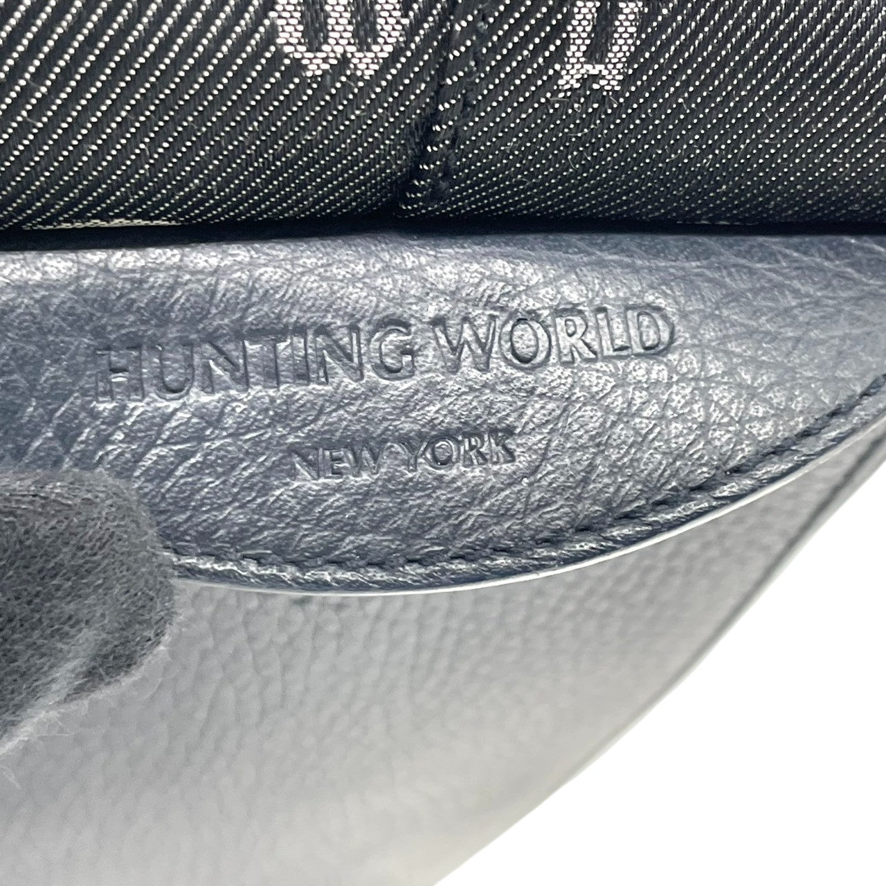 良品 ハンティングワールド HUNTING WORLD ワンショルダーバッグ ハンドバッグ ホーボー ナイロン レザー 総柄 ロゴ モノグラム ブラック 黒 シルバー金具 肩掛け レディース カジュアル イタリア製 U11