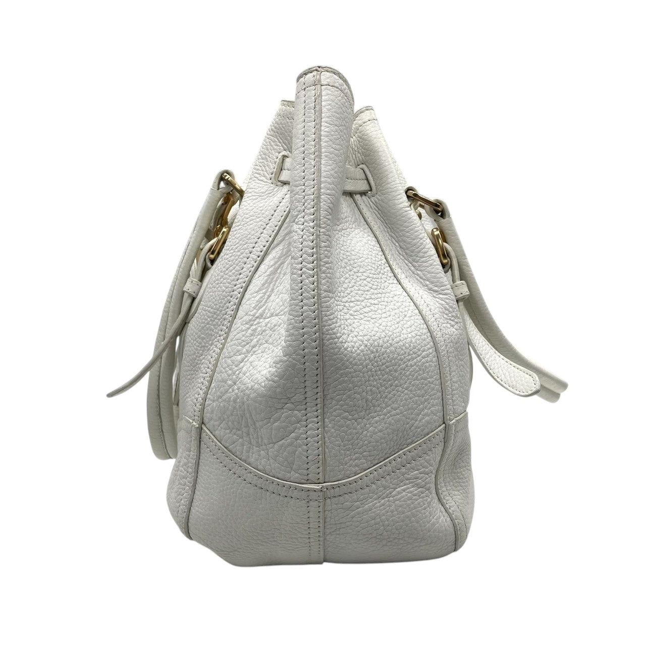 【美品】プラダ PRADA ハンドバッグ トートバッグ レザー 本革 シボ革 ホワイト 白 ゴールド金具 メタルロゴ タッセル フリンジ チャーム ネームタグ付 A4収納可 大容量 通勤 通学 旅行 エレガント ラグジュアリー レディース 鞄 かばん A