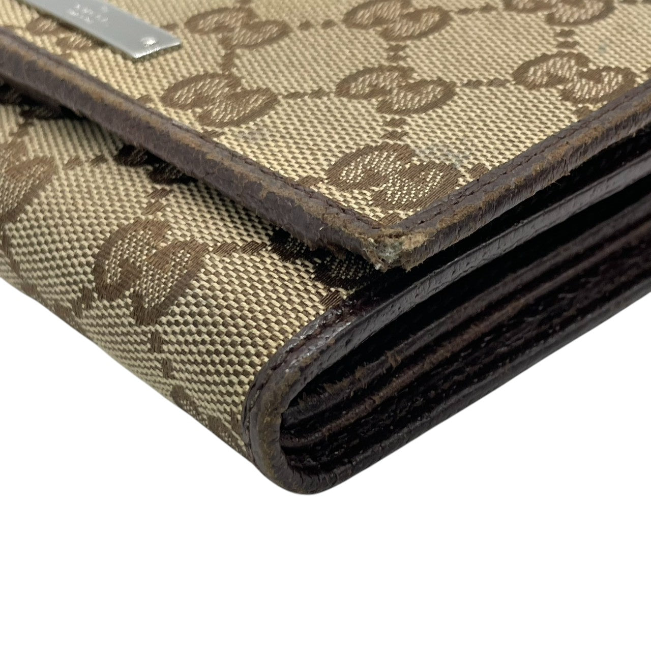 グッチ GUCCI 二つ折り財布 コンパクトウォレット GGキャンバス レザー ベージュ ダークブラウン 茶色 ロゴプレート シルバー金具 ホック開閉 イタリア製 レディース メンズ ユニセックス 男女兼用 カジュアル 小物 w5