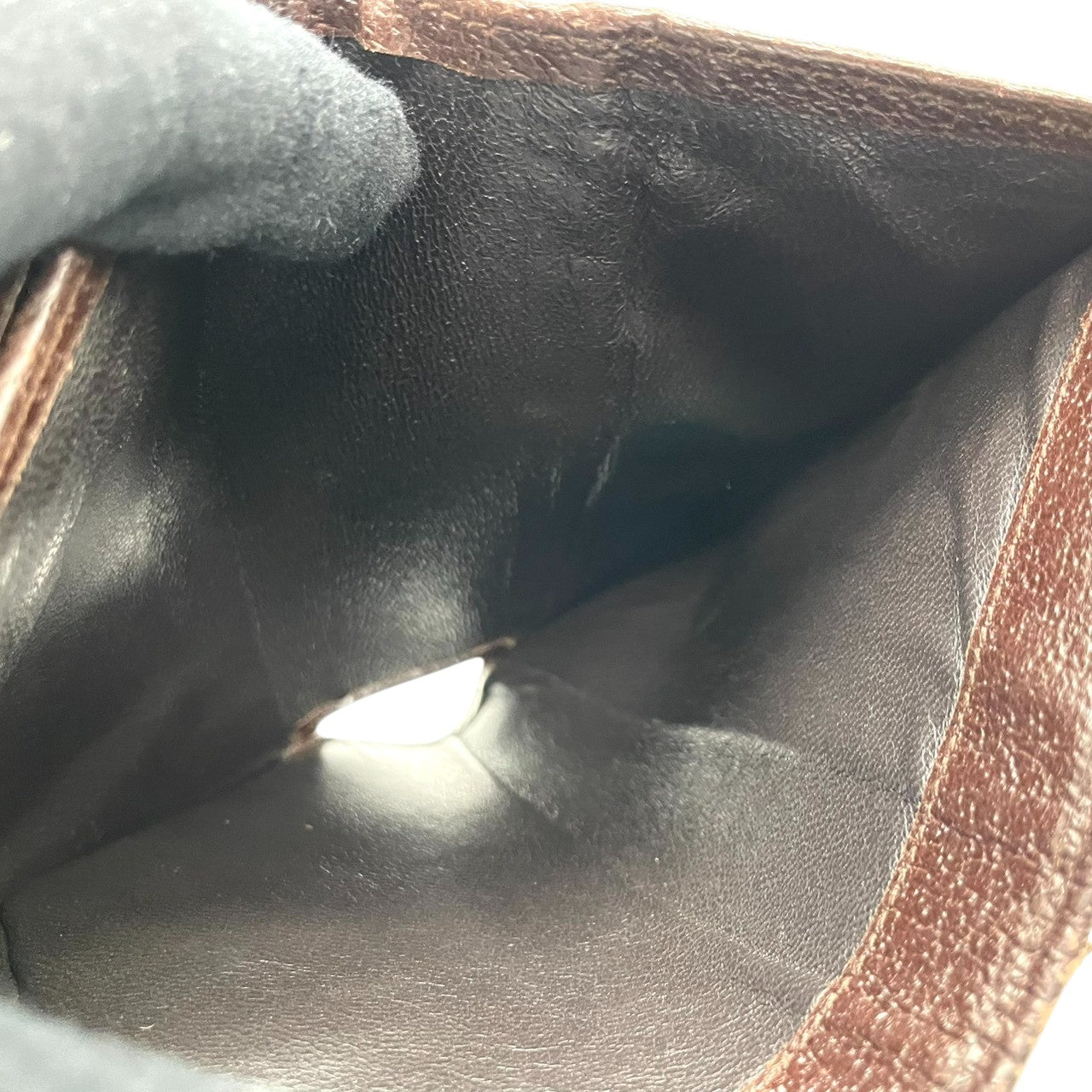 グッチ GUCCI 二つ折り財布 コンパクトウォレット GGキャンバス レザー ベージュ ダークブラウン 茶色 ロゴプレート シルバー金具 ホック開閉 イタリア製 レディース メンズ ユニセックス 男女兼用 カジュアル 小物 w5