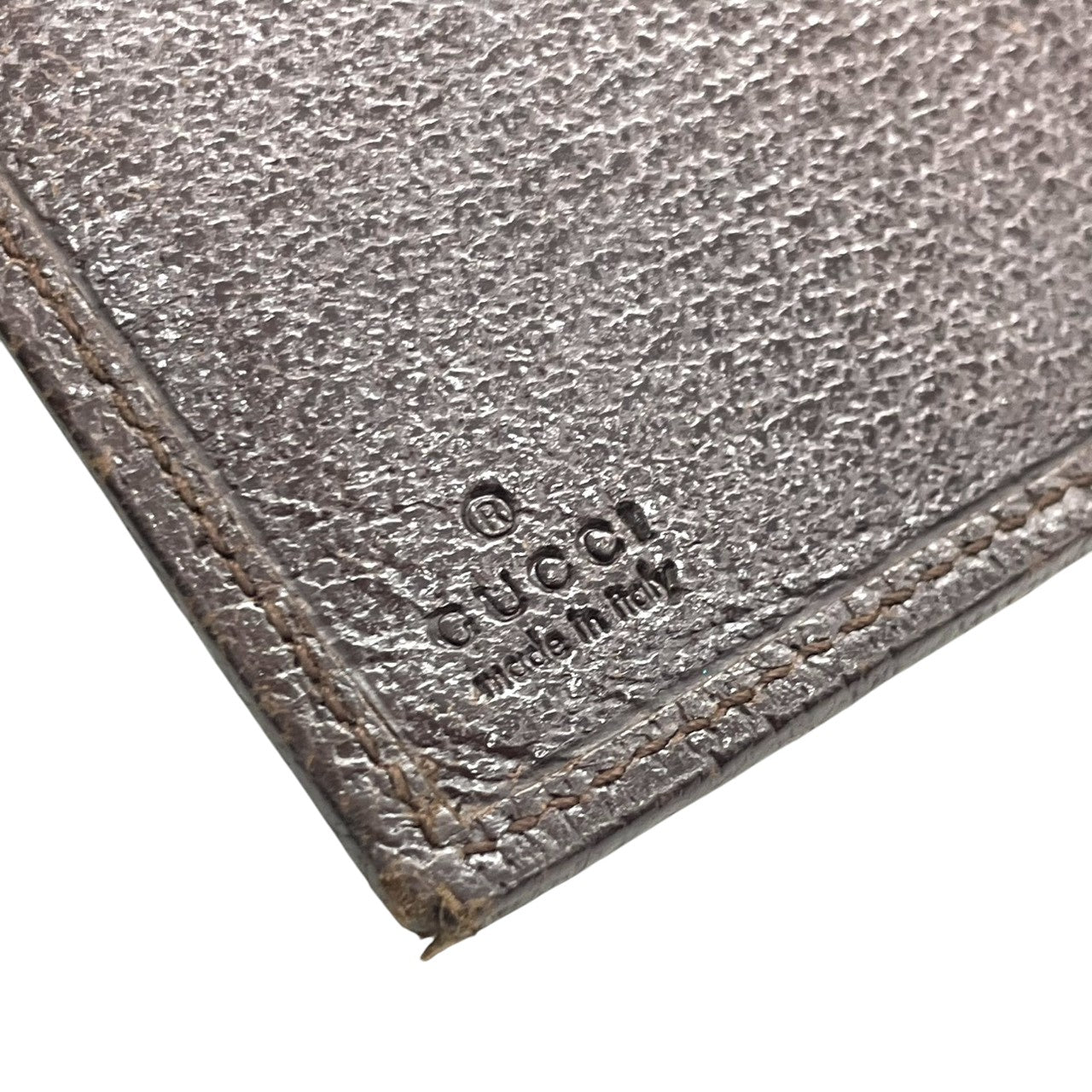 グッチ GUCCI 二つ折り財布 コンパクトウォレット GGキャンバス レザー ベージュ ダークブラウン 茶色 ロゴプレート シルバー金具 ホック開閉 イタリア製 レディース メンズ ユニセックス 男女兼用 カジュアル 小物 w5