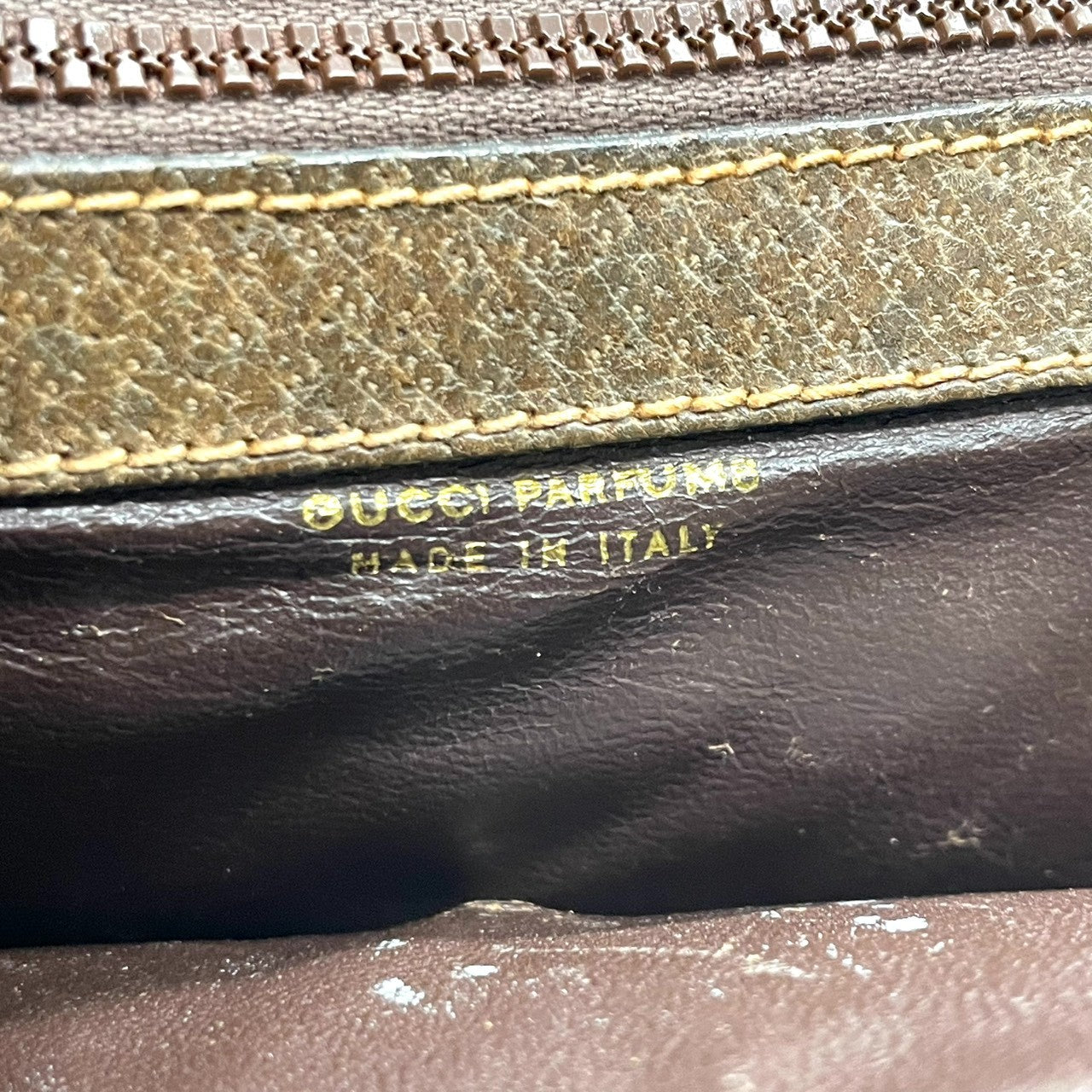 希少 オールドグッチ GUCCI PARFUMS ポーチ クラッチバッグ 小物入れ GGスプリーム シェリーライン インターロッキングG PVC レザー 茶 ヴィンテージ レトロ 化粧ポーチ コスメポーチ イタリア製 レディース メンズ w5