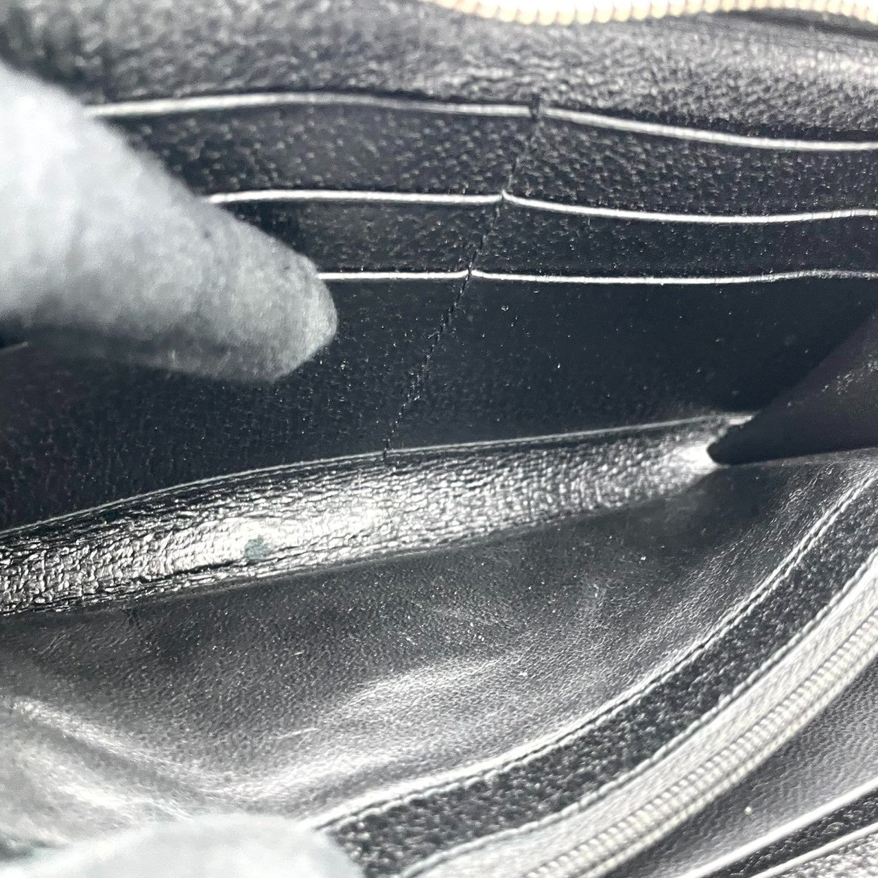 グッチ GUCCI 長財布 ラウンドファスナー ジップアラウンド GGキャンバス レザー 本革 ブラック 黒 ロゴプレート シルバー金具 大容量 収納力 ウォレット サイフ 定番 人気 メンズ レディース ユニセックス 男女兼用 イタリア製 鞄 かばん w5