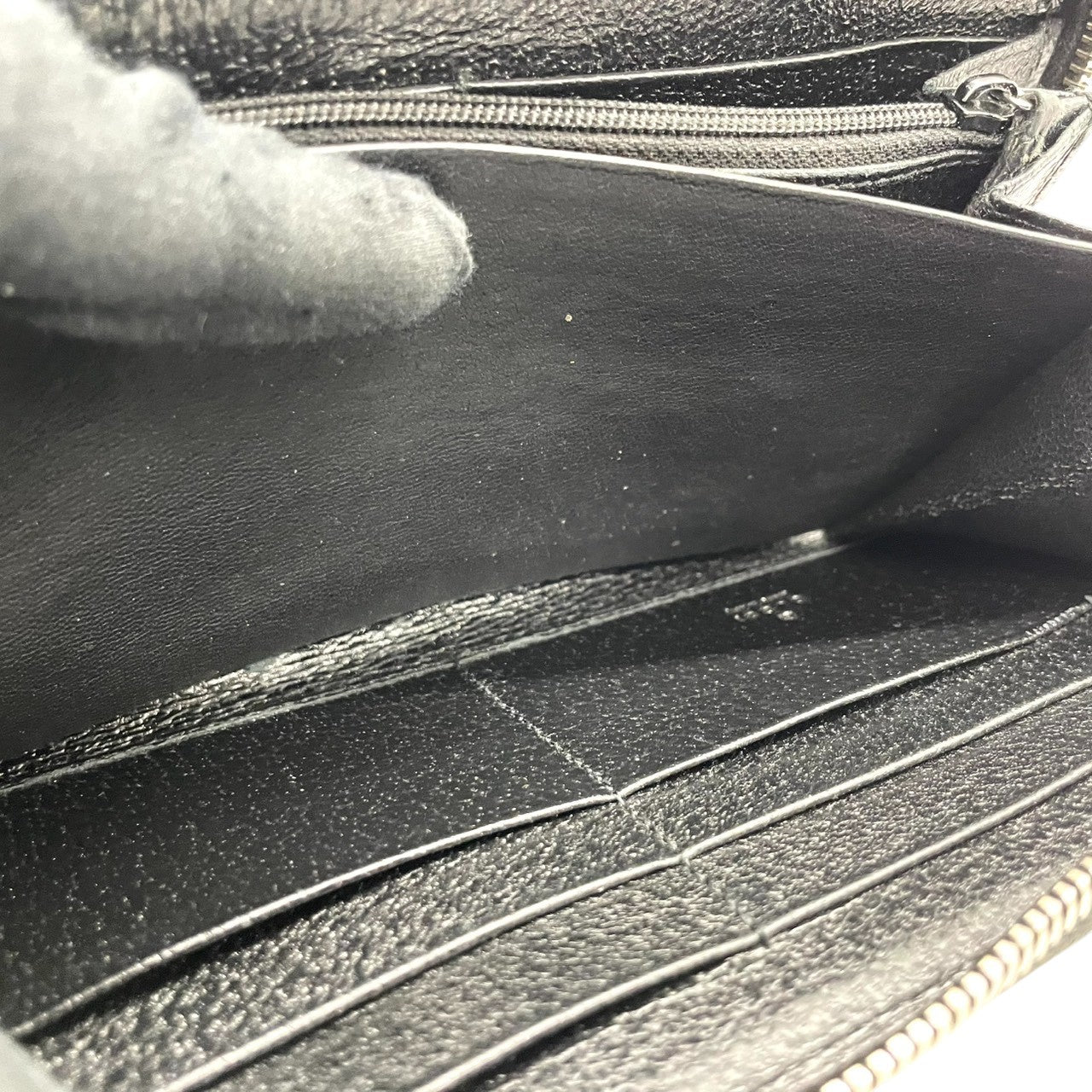 グッチ GUCCI 長財布 ラウンドファスナー ジップアラウンド GGキャンバス レザー 本革 ブラック 黒 ロゴプレート シルバー金具 大容量 収納力 ウォレット サイフ 定番 人気 メンズ レディース ユニセックス 男女兼用 イタリア製 鞄 かばん w5