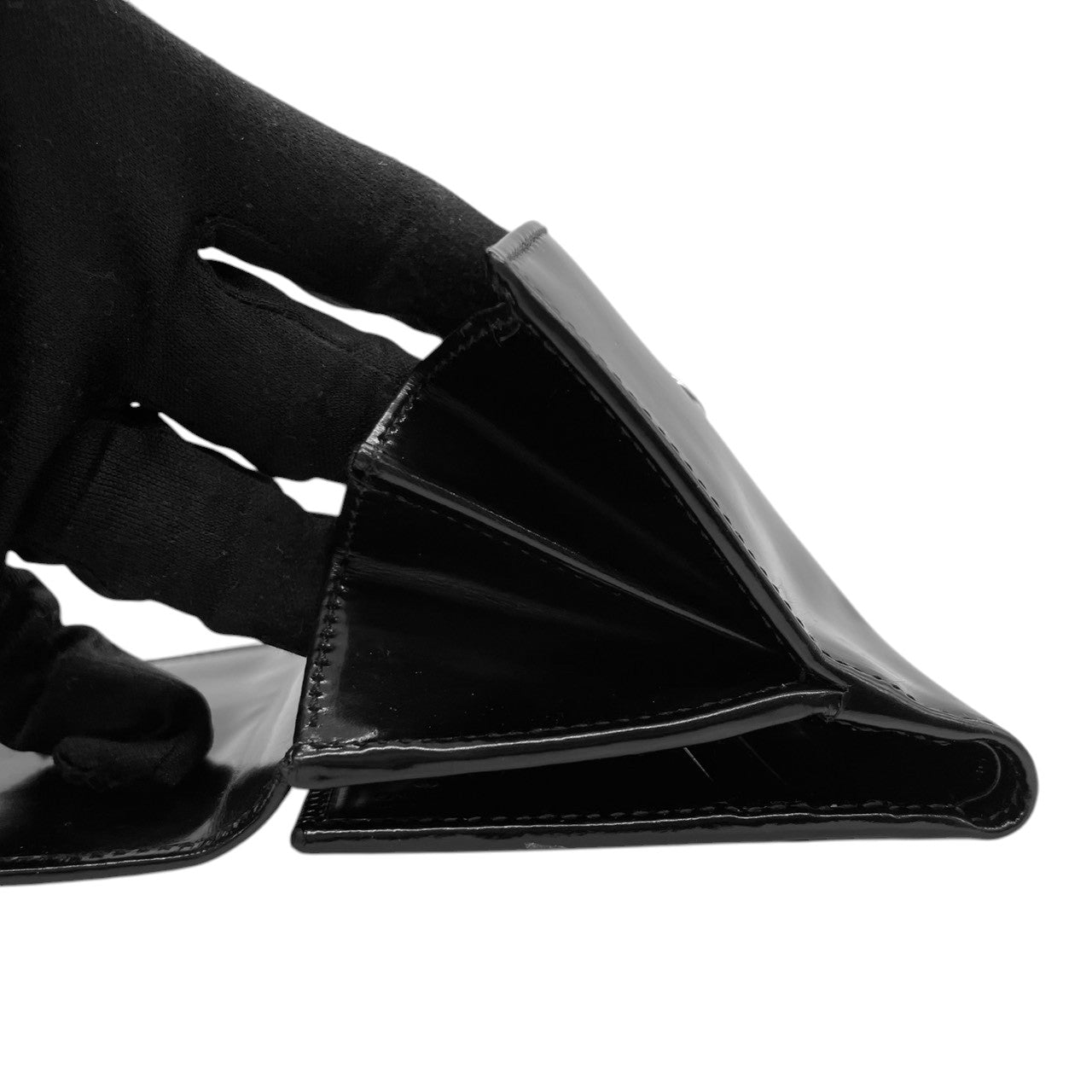 【美品】グッチ GUCCI 三つ折り財布 がま口 ガマ口 小銭入れ コンパクト パテントレザー エナメル ブラック 黒 シルバー金具 Gロゴ レディース メンズ ユニセックス 男女兼用 ヴィンテージ レトロ クラシック オールドグッチ イタリア製 w5