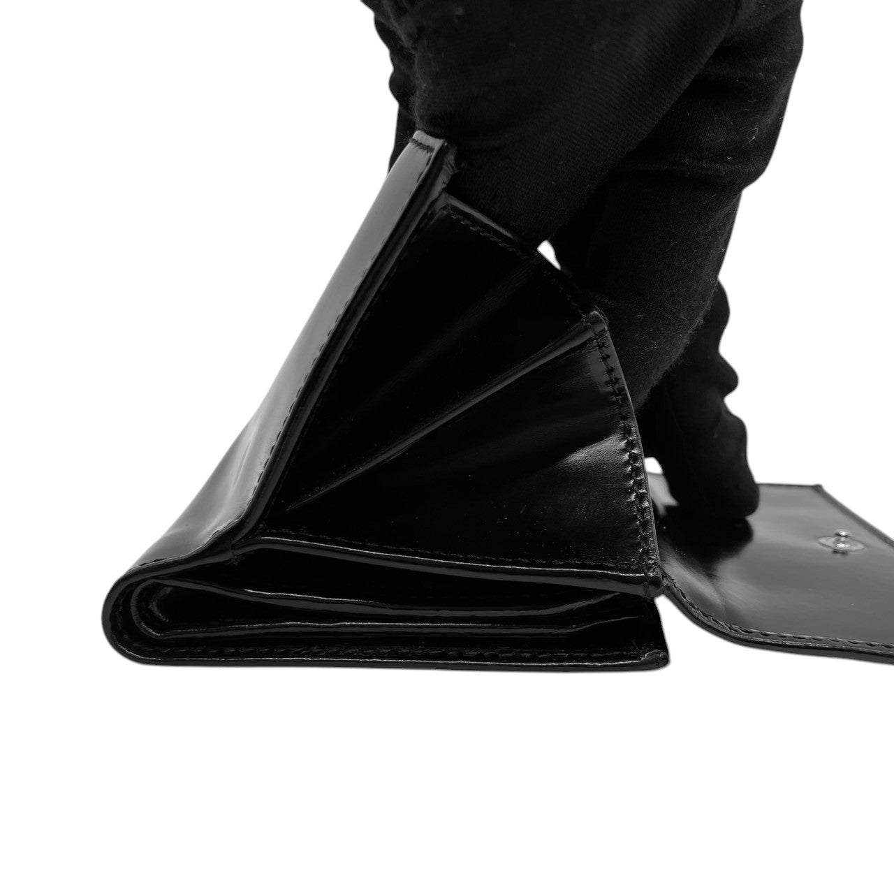 【美品】グッチ GUCCI 三つ折り財布 がま口 ガマ口 小銭入れ コンパクト パテントレザー エナメル ブラック 黒 シルバー金具 Gロゴ レディース メンズ ユニセックス 男女兼用 ヴィンテージ レトロ クラシック オールドグッチ イタリア製 w5