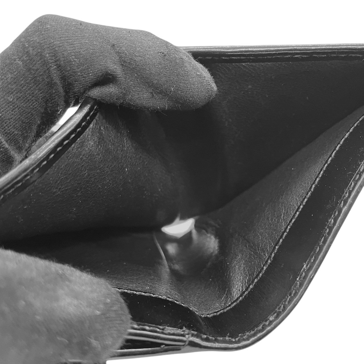 【美品】グッチ GUCCI 三つ折り財布 がま口 ガマ口 小銭入れ コンパクト パテントレザー エナメル ブラック 黒 シルバー金具 Gロゴ レディース メンズ ユニセックス 男女兼用 ヴィンテージ レトロ クラシック オールドグッチ イタリア製 w5