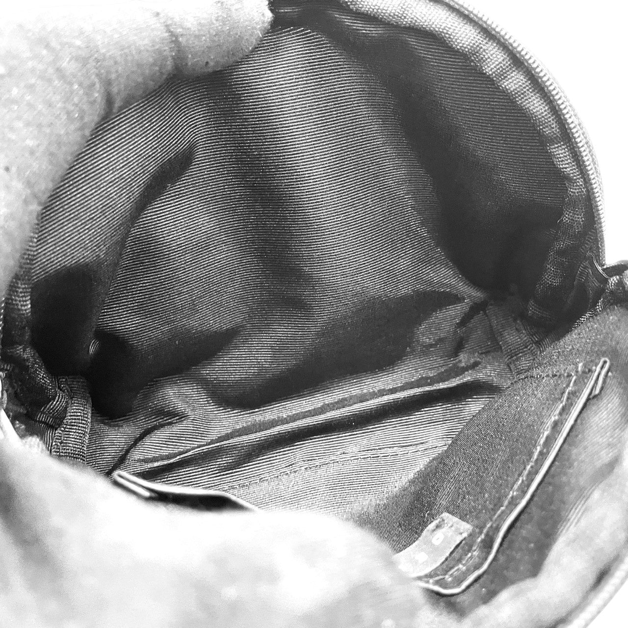 【未使用級】セリーヌ CELINE ポーチ 化粧ポーチ コスメポーチ 小物入れ トリオンフ マカダム 総柄 ロゴプレート ナイロン ブラック 黒 シルバー金具 レディース ノベルティ パルファム メイクポーチ トラベル 旅行 軽量 上品 エレガント 美品 m5