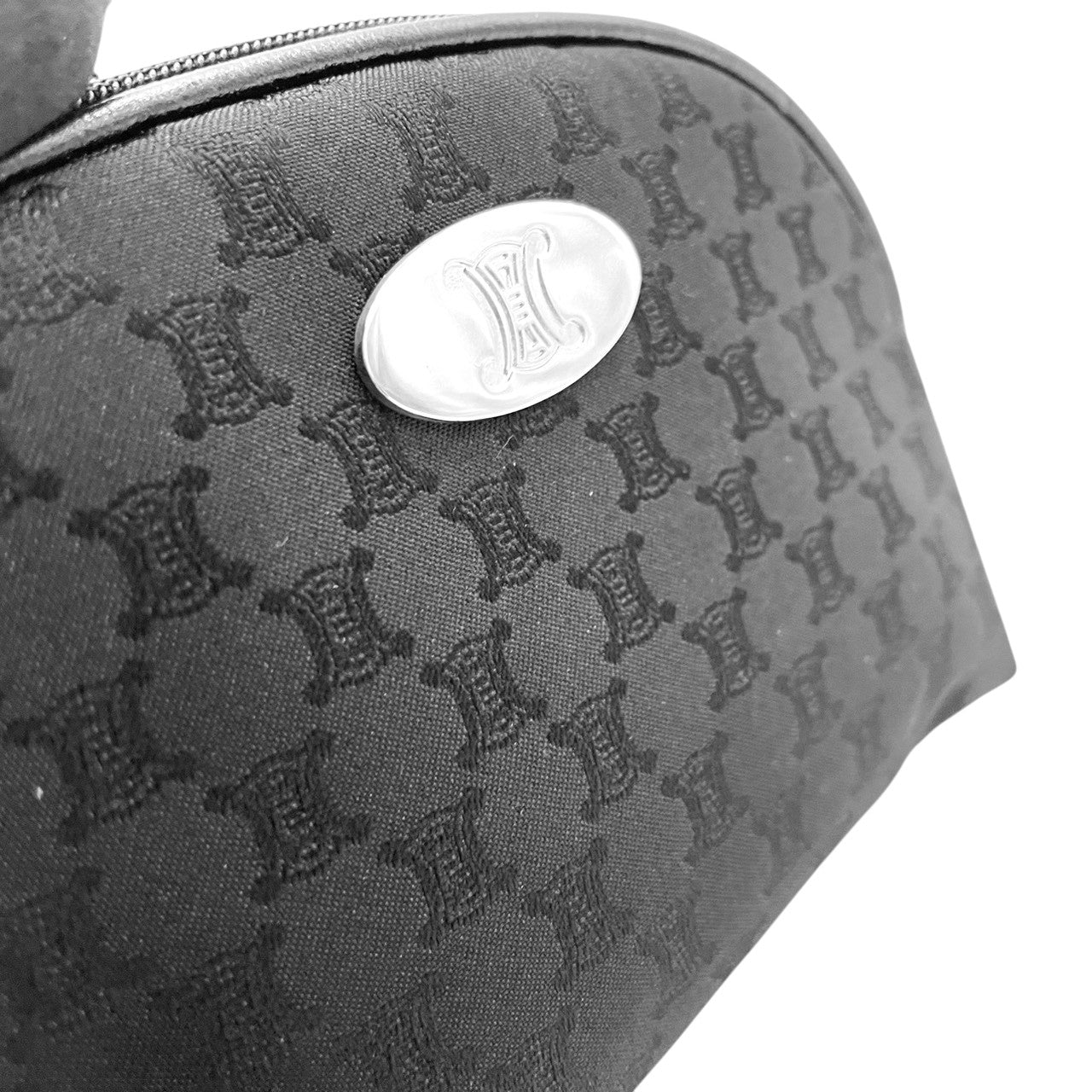 【未使用級】セリーヌ CELINE ポーチ 化粧ポーチ コスメポーチ 小物入れ トリオンフ マカダム 総柄 ロゴプレート ナイロン ブラック 黒 シルバー金具 レディース ノベルティ パルファム メイクポーチ トラベル 旅行 軽量 上品 エレガント 美品 m5