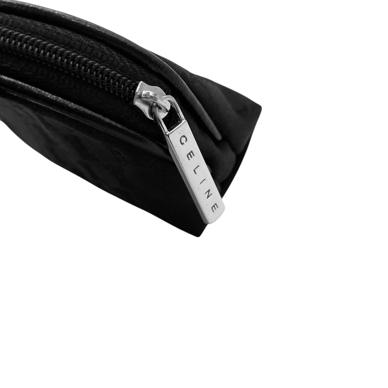 【未使用級】セリーヌ CELINE ポーチ 化粧ポーチ コスメポーチ 小物入れ トリオンフ マカダム 総柄 ロゴプレート ナイロン ブラック 黒 シルバー金具 レディース ノベルティ パルファム メイクポーチ トラベル 旅行 軽量 上品 エレガント 美品 m5