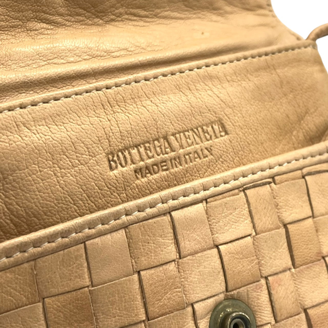 ボッテガヴェネタ BOTTEGA VENETA イントレチャート ショルダーバッグ ポシェット ミニバッグ レザー 本革 ベージュ キャメル 斜め掛け クロスボディ ヴィンテージ オールド レトロ スマホポーチ 鞄 カバン s23