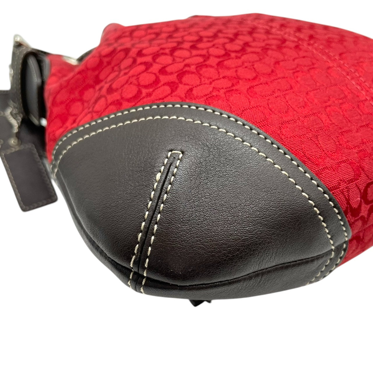 美品 コーチ COACH ショルダーバッグ 巾着 クロスボディ 斜め掛け ミニシグネチャー 6387 キャンバス レザー 本革 レッド 赤 ブラウン 茶色 ドローストリング バケットバッグ レディース 軽量 コンパクト 鞄 カバン カジュアル s11