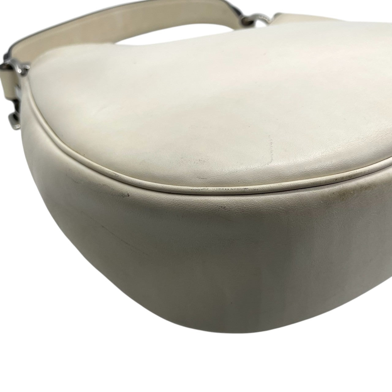 【美品】コーチ COACH チェルシー ホーボー 2WAY ショルダーバッグ 斜め掛け ワンショルダー ペブルドレザー 本革 アイボリー 白 シルバー金具 57119 シンプル 上品 エレガント レディース 鞄 カバン 通勤 通学 s91