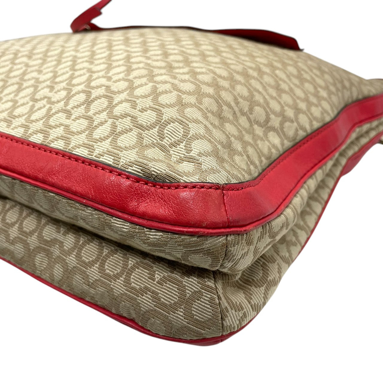 【美品】コーチ COACH マディソン ニードルポイント オプアート 2WAY ショルダーバッグ ハンドバッグ 斜め掛け キャンバス レザー ベージュ 赤 レッド 27904 A4収納可 軽量 カジュアル レディース 鞄 カバン E5