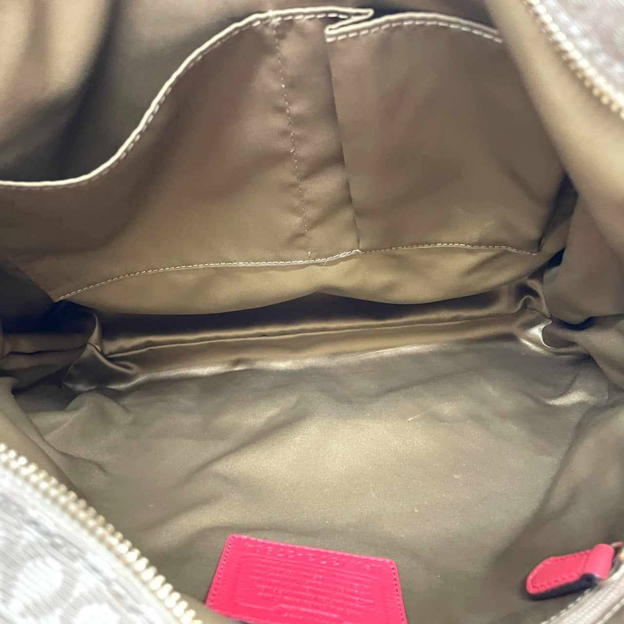 【美品】コーチ COACH マディソン ニードルポイント オプアート 2WAY ショルダーバッグ ハンドバッグ 斜め掛け キャンバス レザー ベージュ 赤 レッド 27904 A4収納可 軽量 カジュアル レディース 鞄 カバン E5