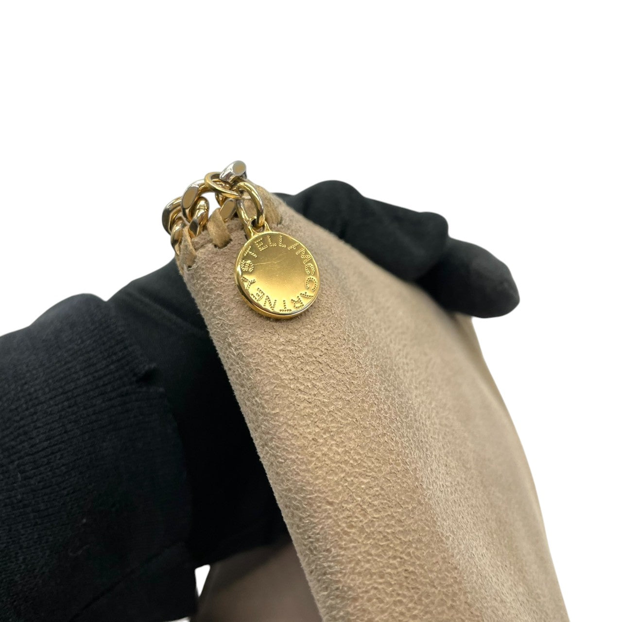【良品】ステラマッカートニー Stella McCartney ファラベラ 二つ折り財布 コンパクトウォレット ミニ チェーン ベルベット スエード調 エコレザー ベージュ グレージュ ミックス金具 431000 レディース カジュアル モード w1