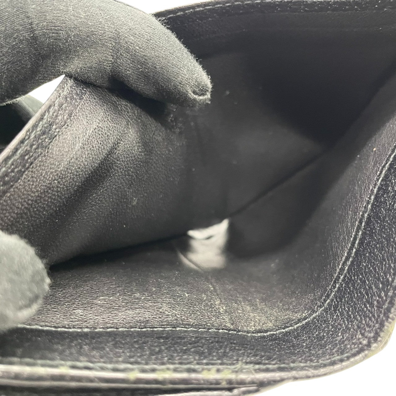 【良品】グッチ GUCCI 二つ折り財布 コンパクトウォレット レザー 本革 ブラック 黒 シルバー金具 ロゴプレート バープレート シンプル メンズ レディース ユニセックス ヴィンテージ ビンテージ オールドグッチ ビジネス 普段使い w1