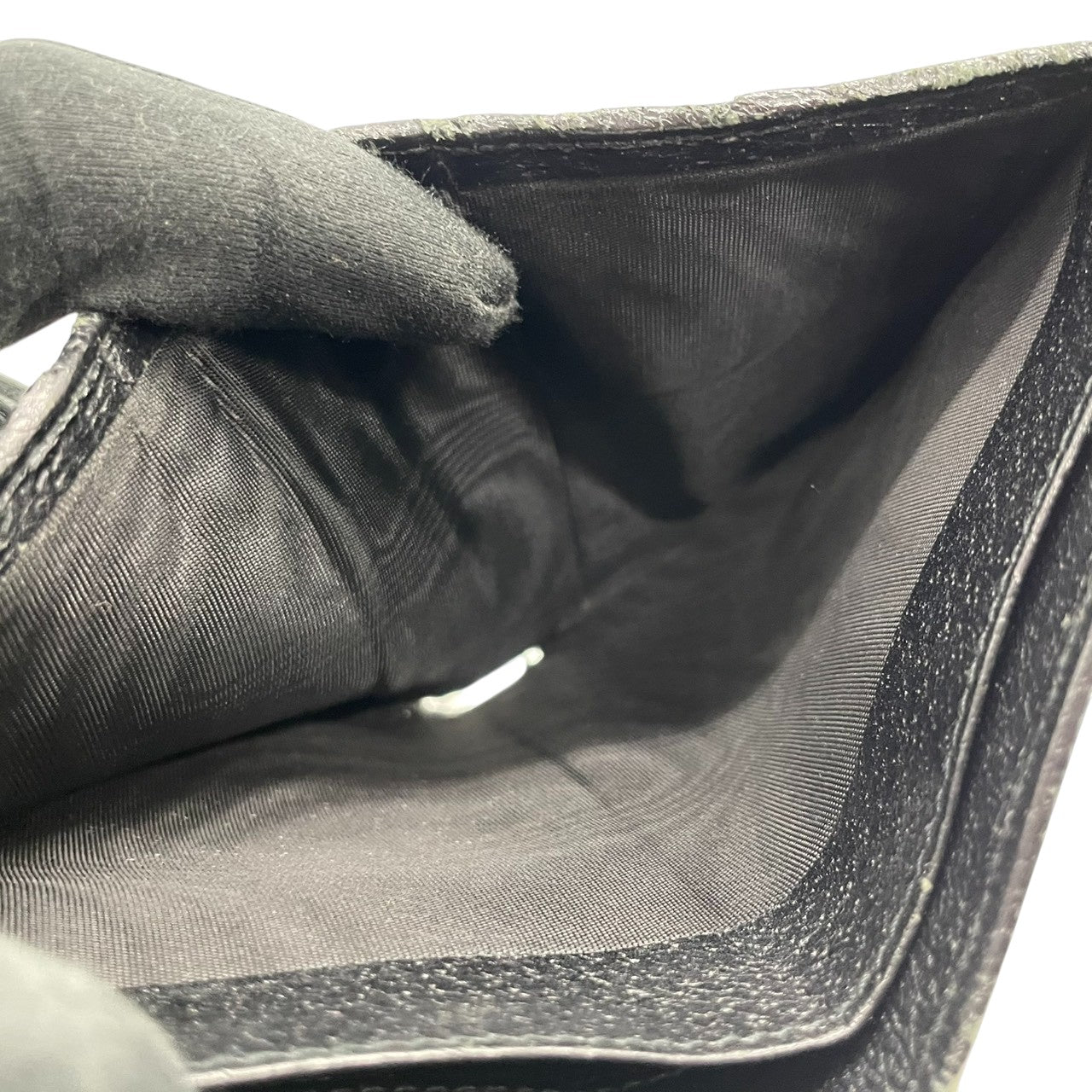 【良品】グッチ GUCCI 二つ折り財布 コンパクトウォレット レザー 本革 ブラック 黒 シルバー金具 ロゴプレート バープレート シンプル メンズ レディース ユニセックス ヴィンテージ ビンテージ オールドグッチ ビジネス 普段使い w1