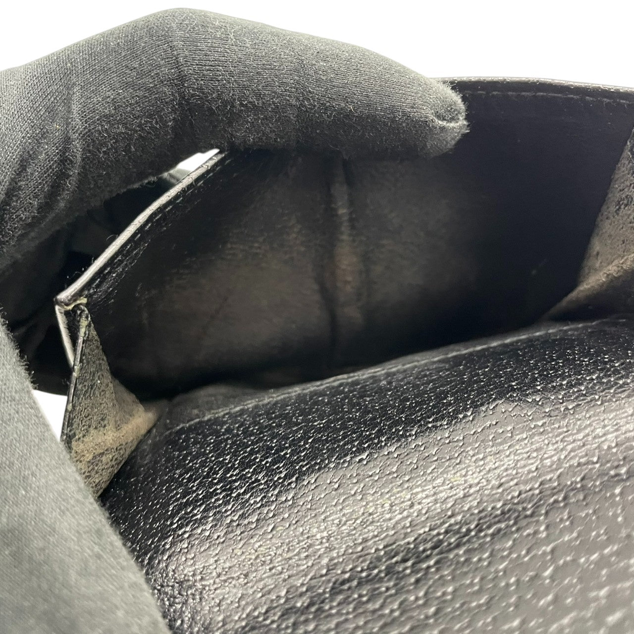 【良品】グッチ GUCCI 二つ折り財布 コンパクトウォレット レザー 本革 ブラック 黒 シルバー金具 ロゴプレート バープレート シンプル メンズ レディース ユニセックス ヴィンテージ ビンテージ オールドグッチ ビジネス 普段使い w1