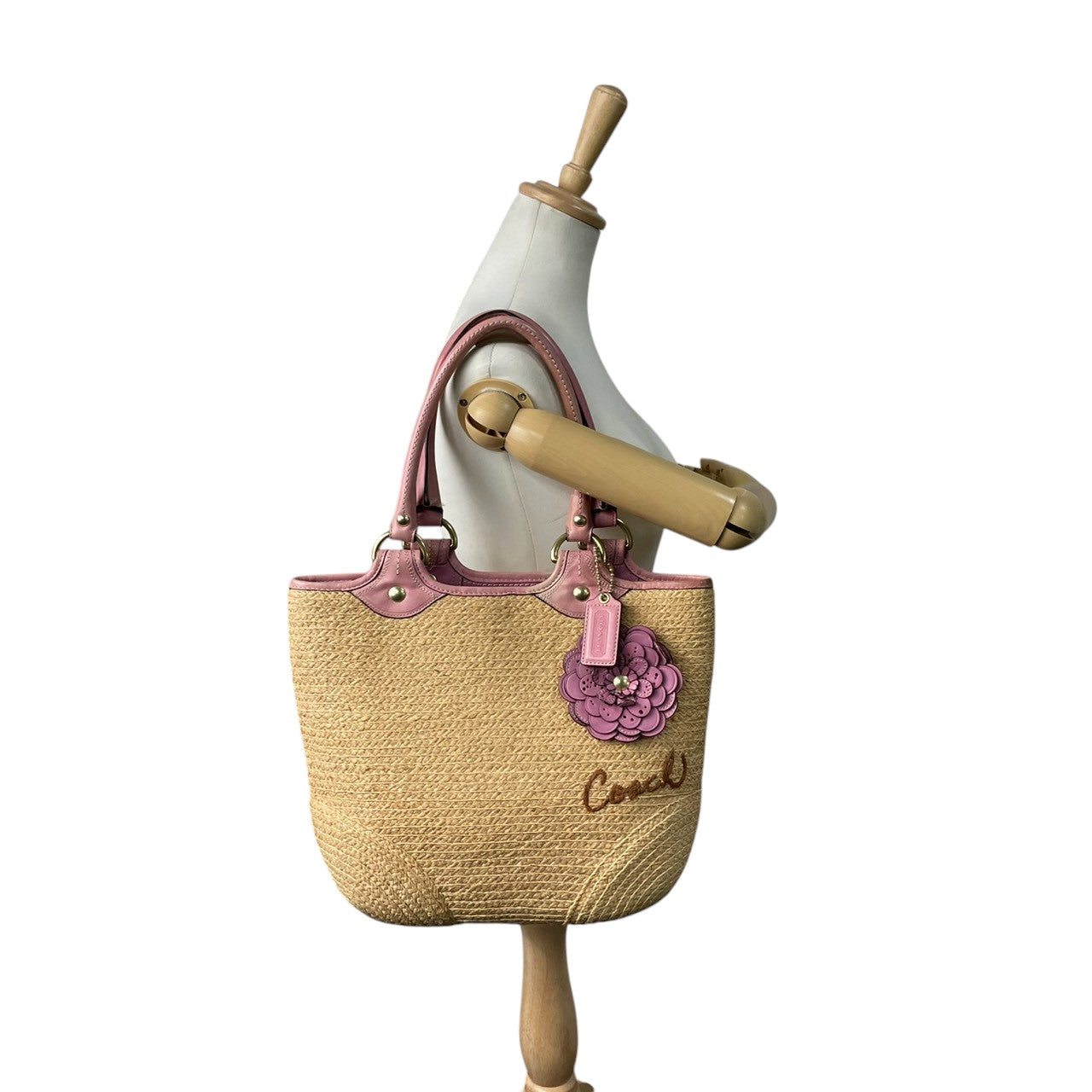 【良品】コーチ COACH カゴバッグ ストローバッグ トートバッグ 肩掛け ティーローズ フラワー チャーム ベージュ ピンク レザー スタッズ 13373 春夏 リゾート ガーリー レディース 鞄 カバン 軽量 大容量 s59