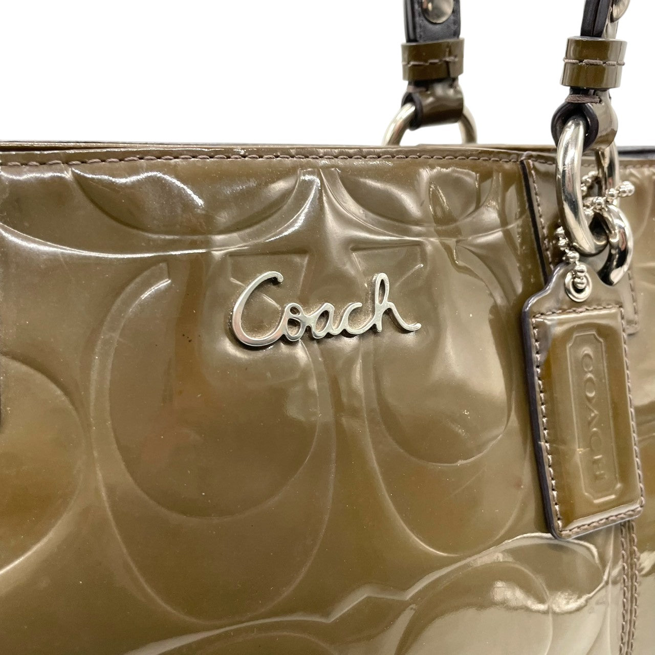 【良品】コーチ COACH ギャラリー パテントレザー トートバッグ ショルダーバッグ 肩掛け シグネチャー エンボス カーキ オリーブ グリーン 17728 メタリック エナメル A4収納可 大容量 カジュアル レディース 鞄 カバン s60