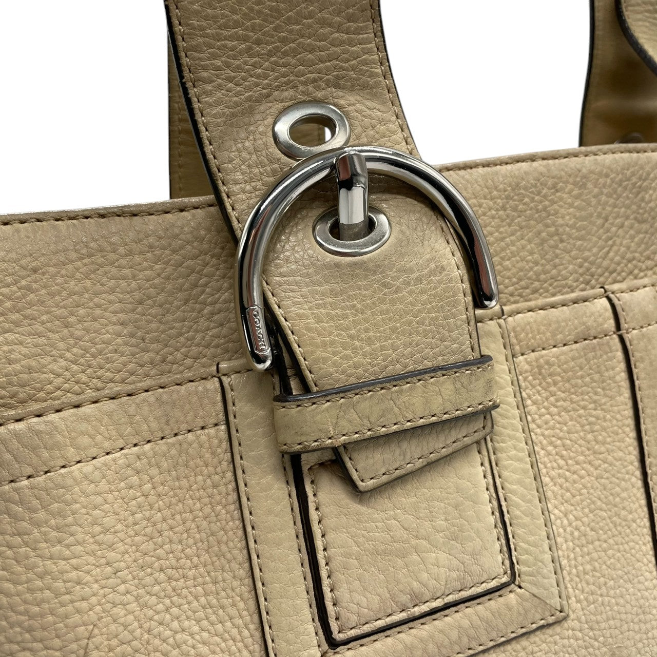 【良品】コーチ COACH ハンプトンズ ウィークエンド レザートートバッグ ショルダーバッグ 肩掛け ベージュ アイボリー 本革 10912 ギャザー ベルトデザイン A4収納可 大容量 通勤 通学 ビジネス レディース 鞄 カバン s60