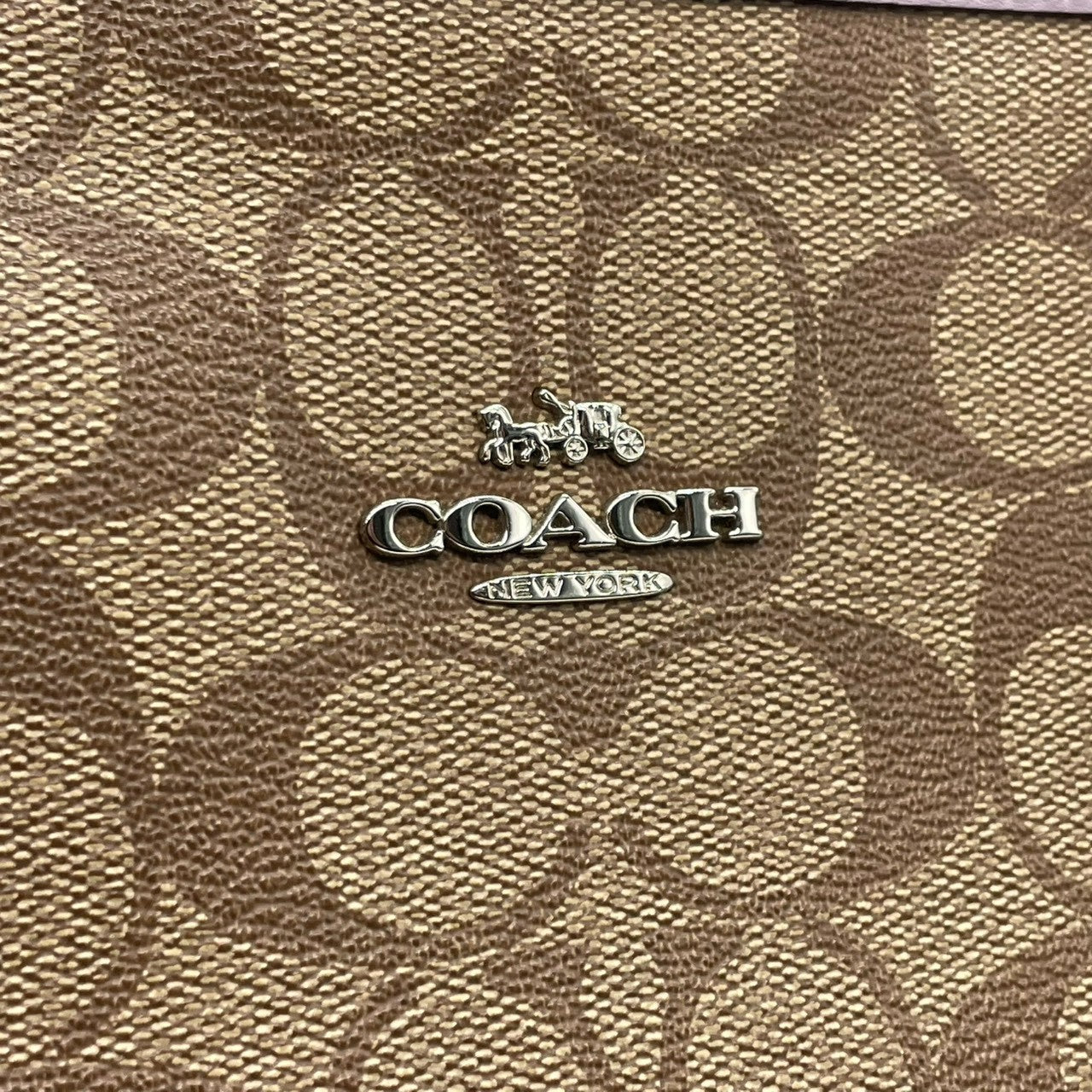 コーチ COACH トートバッグ シグネチャー PVC レザー ベージュ ラベンダー パープル A4収納可 肩掛け可 ワンショルダー 自立可 ビジネス 通勤 通学 旅行 華やか エレガント クラシック 高級感 丈夫 定番 レディース 鞄 カバン 美品 s72
