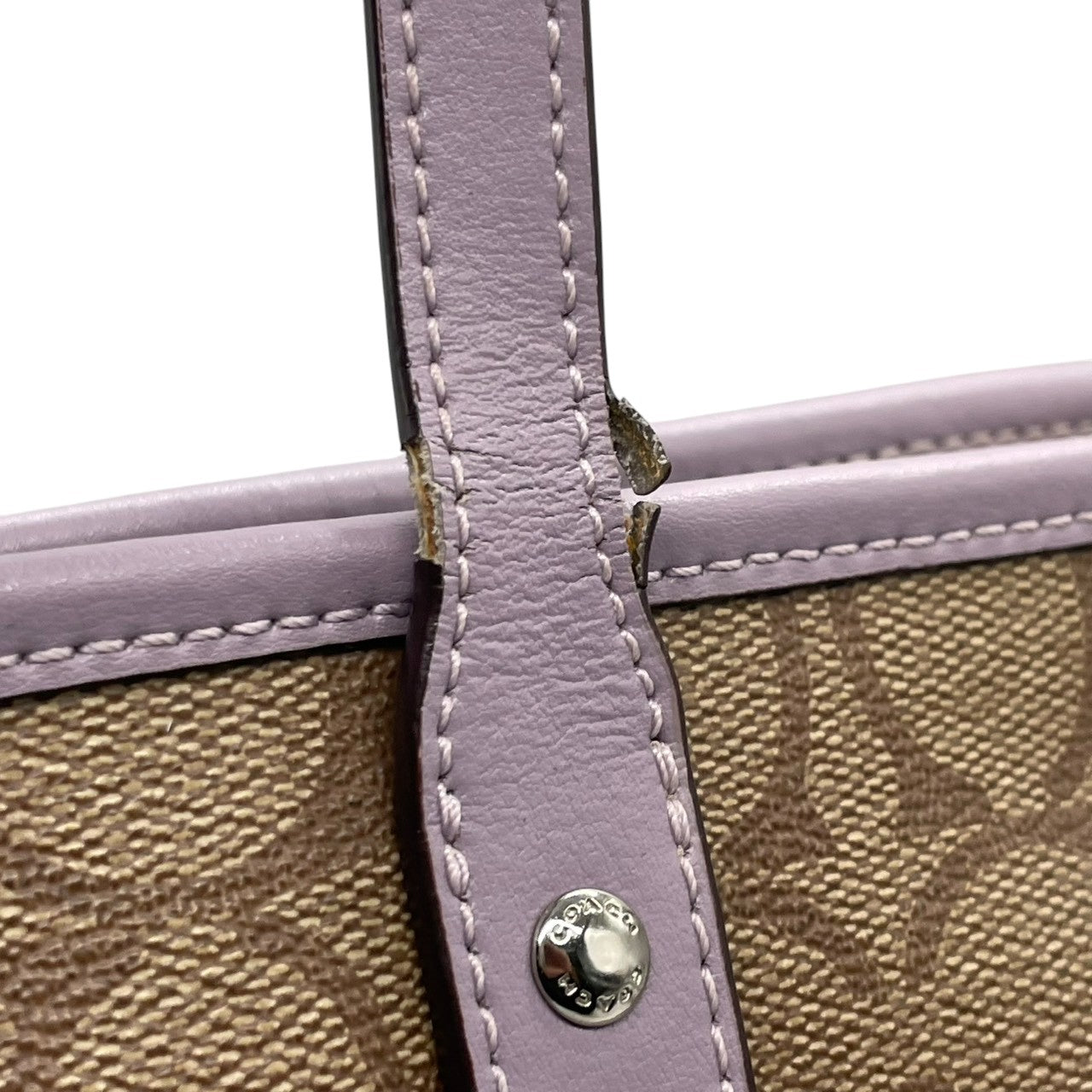 コーチ COACH トートバッグ シグネチャー PVC レザー ベージュ ラベンダー パープル A4収納可 肩掛け可 ワンショルダー 自立可 ビジネス 通勤 通学 旅行 華やか エレガント クラシック 高級感 丈夫 定番 レディース 鞄 カバン 美品 s72