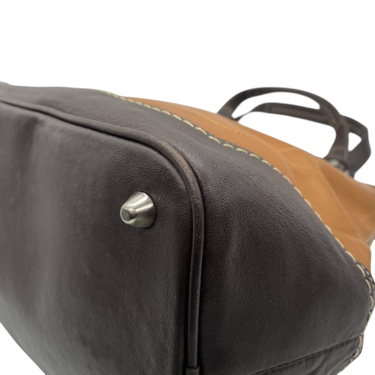 【良品】コーチ COACH ハンドバッグ レザー ベロア スエード ブラウン キャメル 茶色 ゴールド金具 ヴィンテージ風 シグネチャーロゴ ワンショルダーバッグ 肩掛けバッグ 鞄 希少デザイン お出かけ カジュアル 通勤 通学 レディース 状態良好 s72
