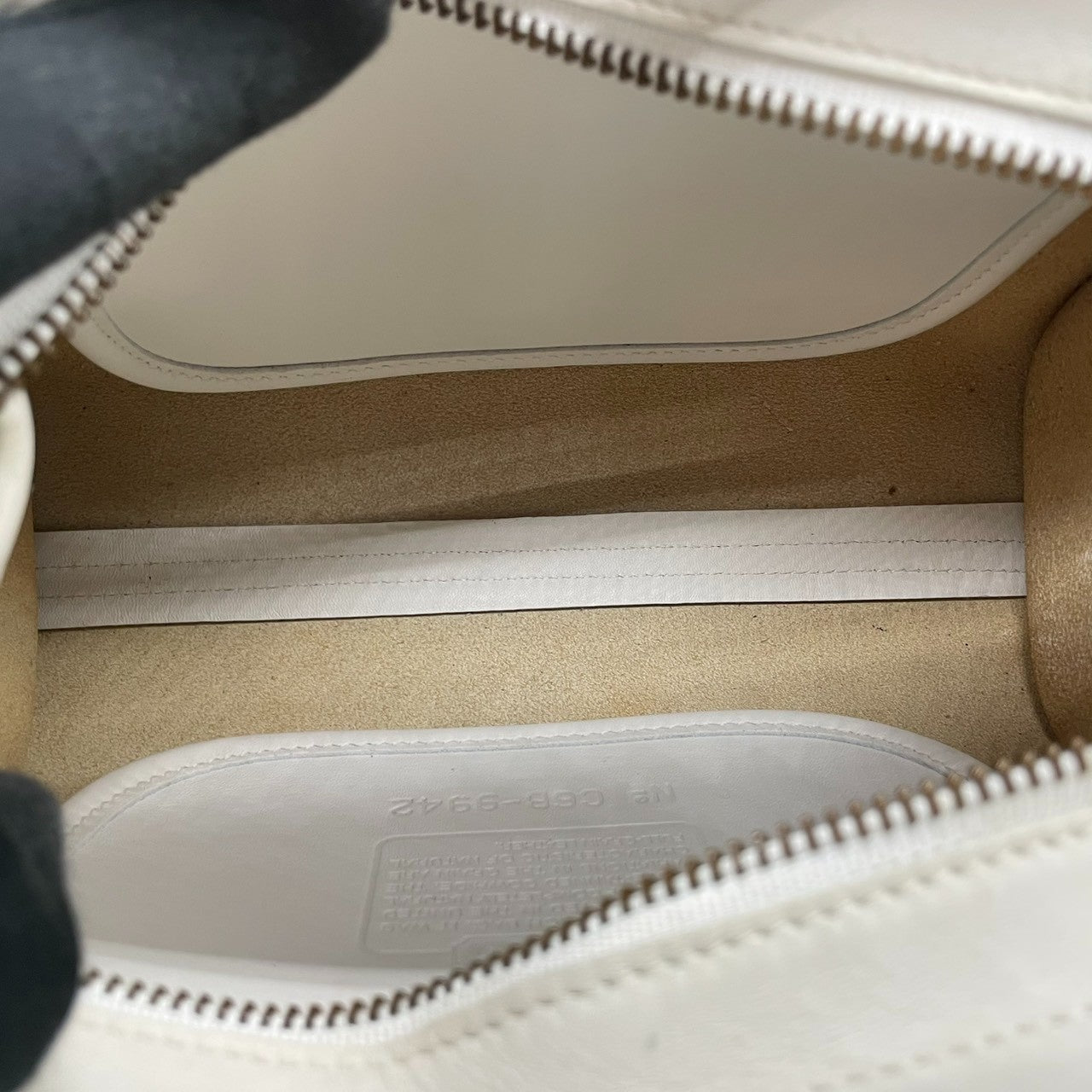 美品 コーチ COACH 2WAY ハンドバッグ ショルダーバッグ レザー 本革 ホワイト 白 オールドコーチ ヴィンテージ ビンテージ クラシック エレガント 斜め掛け可 自立可 レア 希少 USA製 鞄 カバン 手提げ 肩掛け 高級感 9942 s72