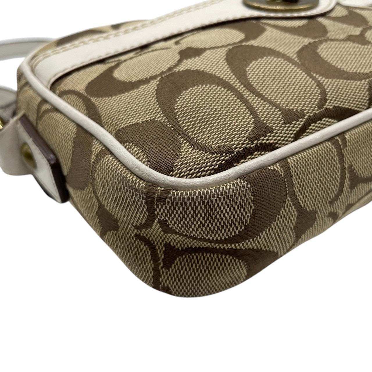 【良品】コーチ COACH ショルダーバッグ シグネチャー 斜め掛け可 キャンバス レザー 茶 白 ブラウン ホワイト ターンロック 金具 ヴィンテージ ビンテージ クラシック エレガント 鞄 カバン レディース お出かけ ミニバッグ 10565 s72