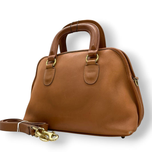 コーチ COACH オールドコーチ 2WAY ハンドバッグ ショルダーバッグ レザー 本革 ブラウン 茶色 ゴールド金具 ヴィンテージ ビンテージ 斜め掛け可 自立可 クラシック エレガント レア 希少 USA製 鞄 カバン 手提げ 肩掛け 高級 上品 お出かけ 定番 人気 モデル 202 s70