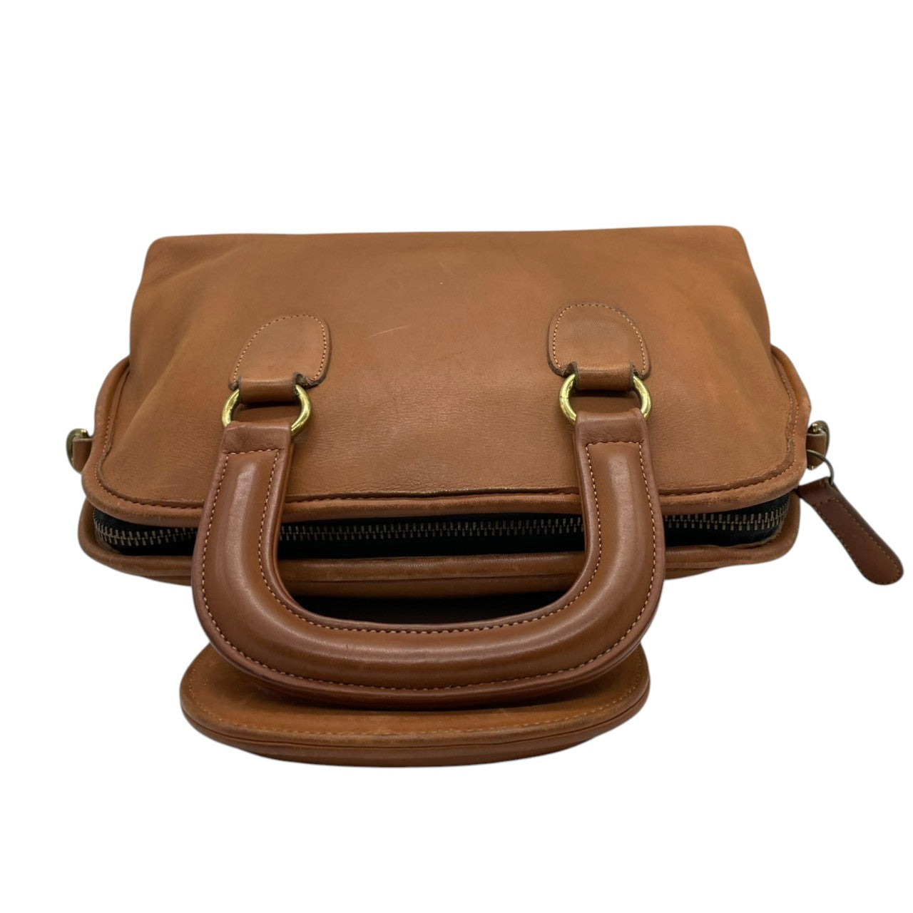 コーチ COACH オールドコーチ 2WAY ハンドバッグ ショルダーバッグ レザー 本革 ブラウン 茶色 ゴールド金具 ヴィンテージ ビンテージ 斜め掛け可 自立可 クラシック エレガント レア 希少 USA製 鞄 カバン 手提げ 肩掛け 高級 上品 お出かけ 定番 人気 モデル 202 s70