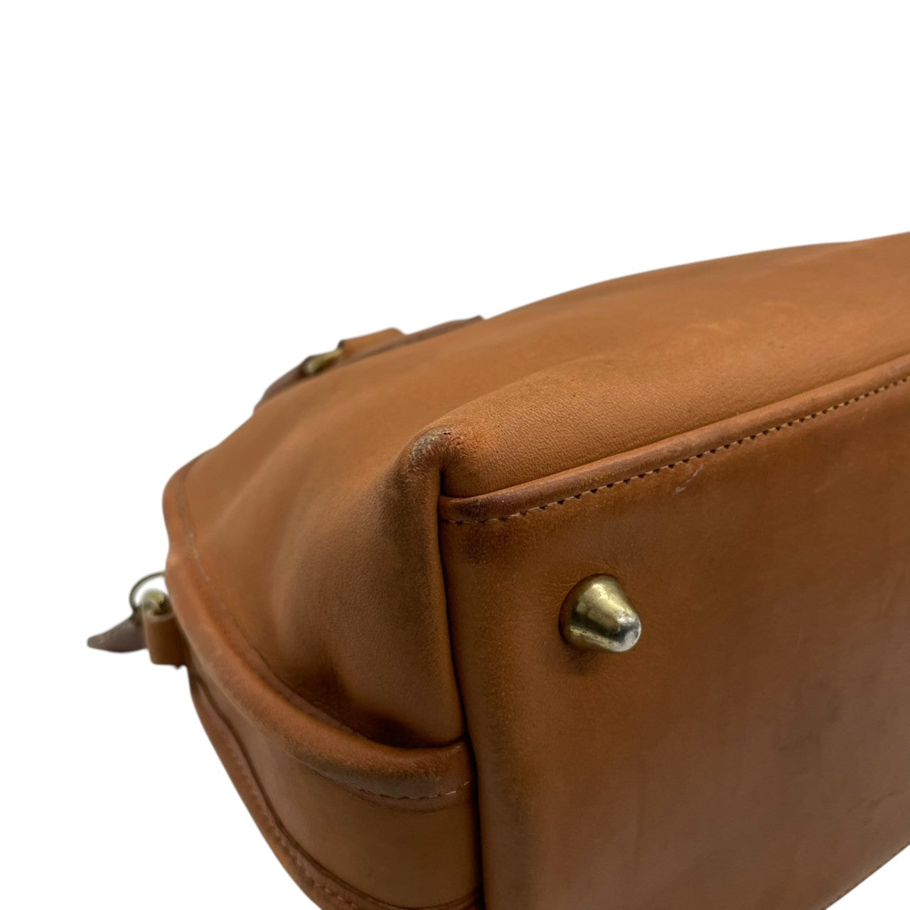 コーチ COACH オールドコーチ 2WAY ハンドバッグ ショルダーバッグ レザー 本革 ブラウン 茶色 ゴールド金具 ヴィンテージ ビンテージ 斜め掛け可 自立可 クラシック エレガント レア 希少 USA製 鞄 カバン 手提げ 肩掛け 高級 上品 お出かけ 定番 人気 モデル 202 s70
