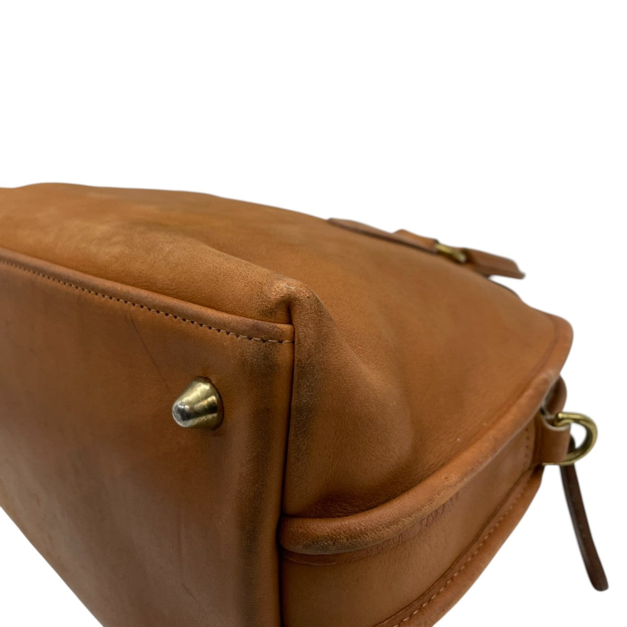 コーチ COACH オールドコーチ 2WAY ハンドバッグ ショルダーバッグ レザー 本革 ブラウン 茶色 ゴールド金具 ヴィンテージ ビンテージ 斜め掛け可 自立可 クラシック エレガント レア 希少 USA製 鞄 カバン 手提げ 肩掛け 高級 上品 お出かけ 定番 人気 モデル 202 s70