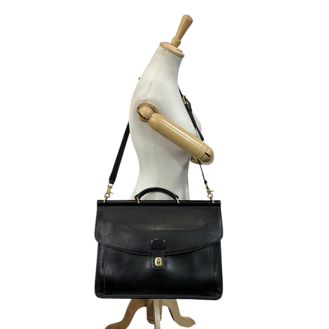 コーチ COACH オールドコーチ OLD 2WAY 5266 ビジネスバッグ ブリーフケース ショルダーバッグ レザー 本革 ブラック 黒 メンズ ビンテージ クラシック エレガント 鞄 斜め掛け可 ターンロック フラップ 自立可 A4収納 大容量 U11