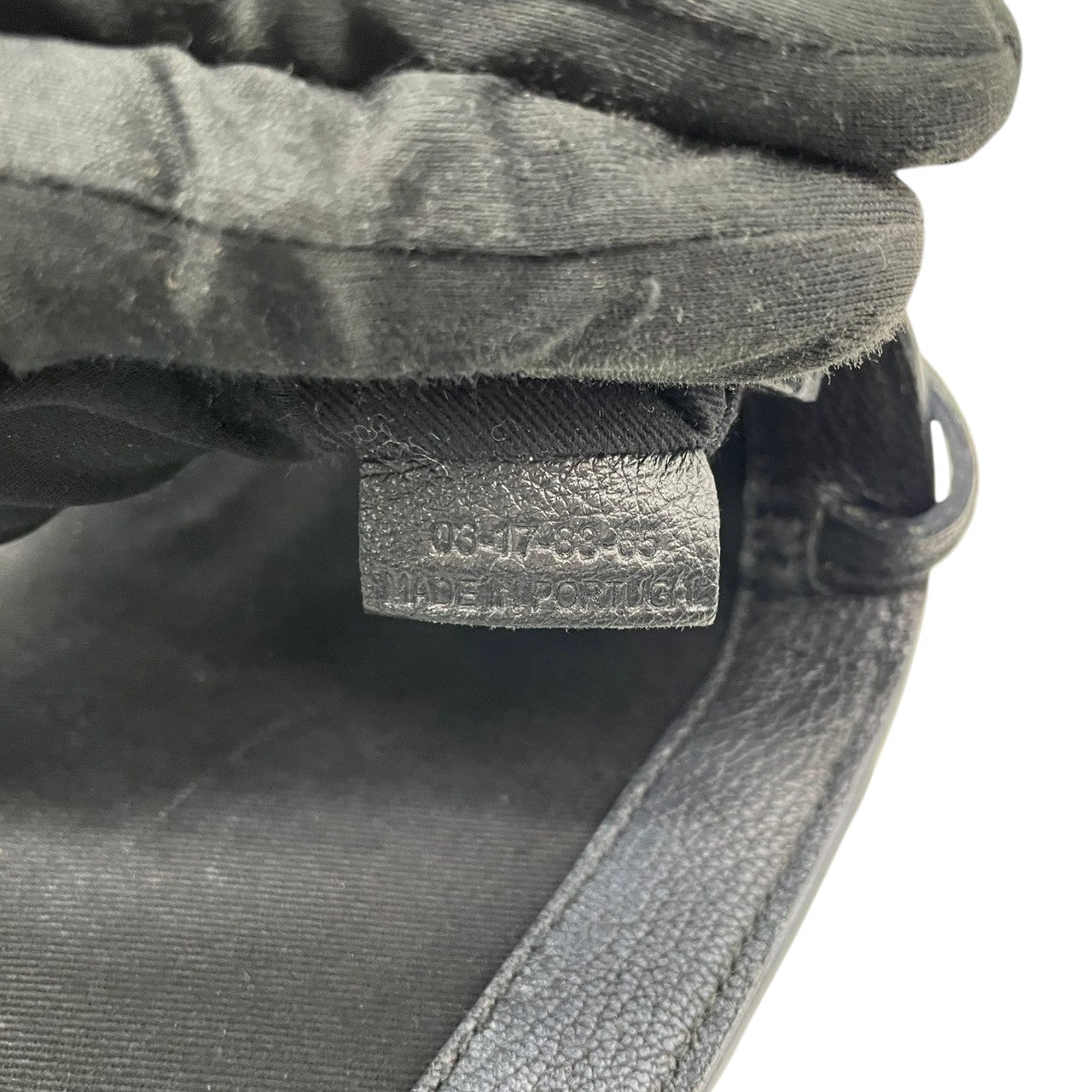 【美品】シーバイクロエ SEE BY CHLOE ショルダーバッグ クロスボディ スエード レザー ブラック 黒 鞄 斜め掛け可 レディース エレガント クラシック ビンテージ お出かけ デイリー 人気 上品 高級 リング 金具 キーチャーム s94