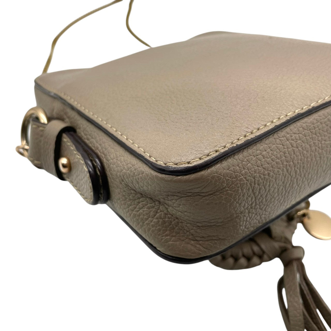 【美品】シーバイクロエ SEE BY CHLOE ショルダーバッグ クロスボディ スエード レザー グレージュ 鞄 斜め掛け可 レディース エレガント ビンテージ クラシック お出かけ デイリー 人気 上品 高級 リング 金具 ミニバッグ ポシェット s86
